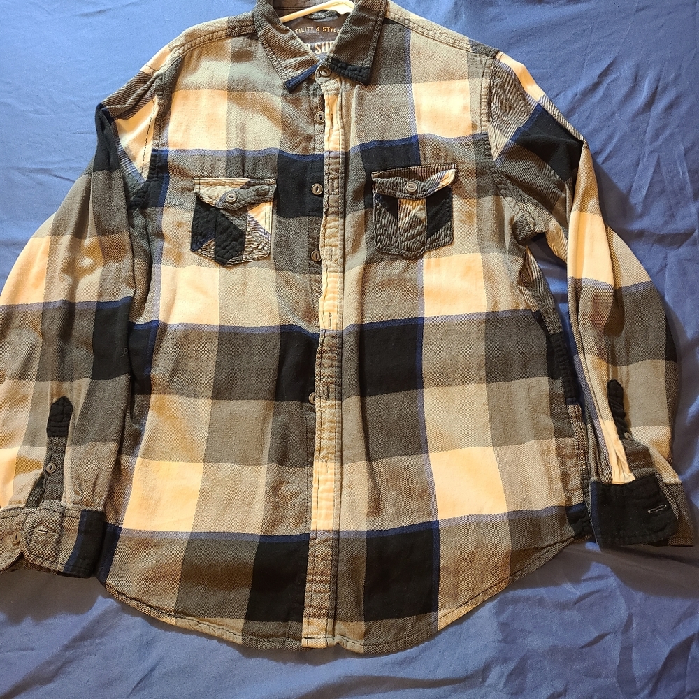 Mossimo supply checkered button down long sleeve shirt